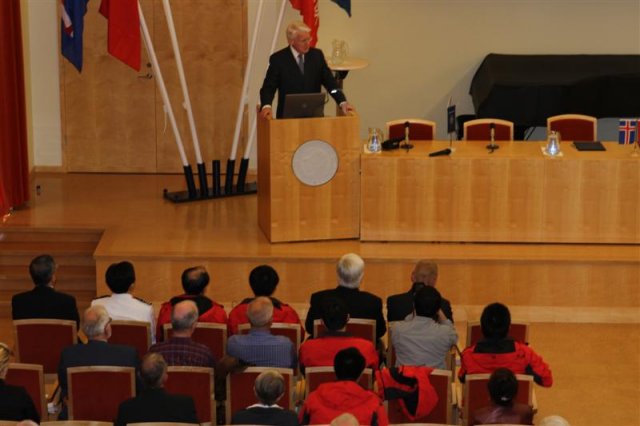 President Grímsson giving his closing remarks at the second China-Iceland symposium.